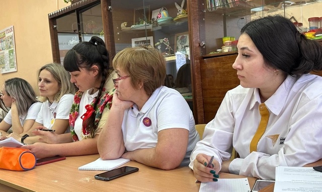 2 ноября 2023 года на базе Центра дополнительного образования имени В.Ф. Бибиной Таврического района прошел семинар с участием заместителей директора и советников директора по воспитанию.