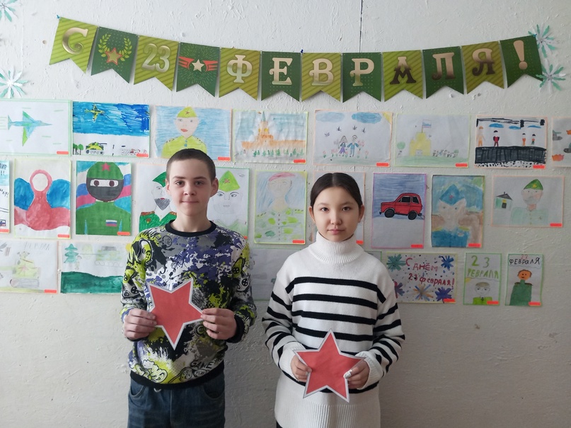 Выставка рисунков к 23 февраля.